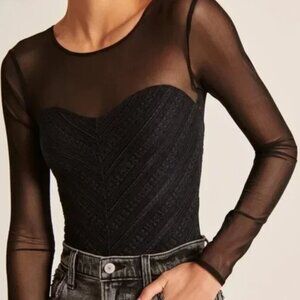 Abercrombie Mesh & Lace Seamless Fabric Sweetheart Bodysuit (Size M)